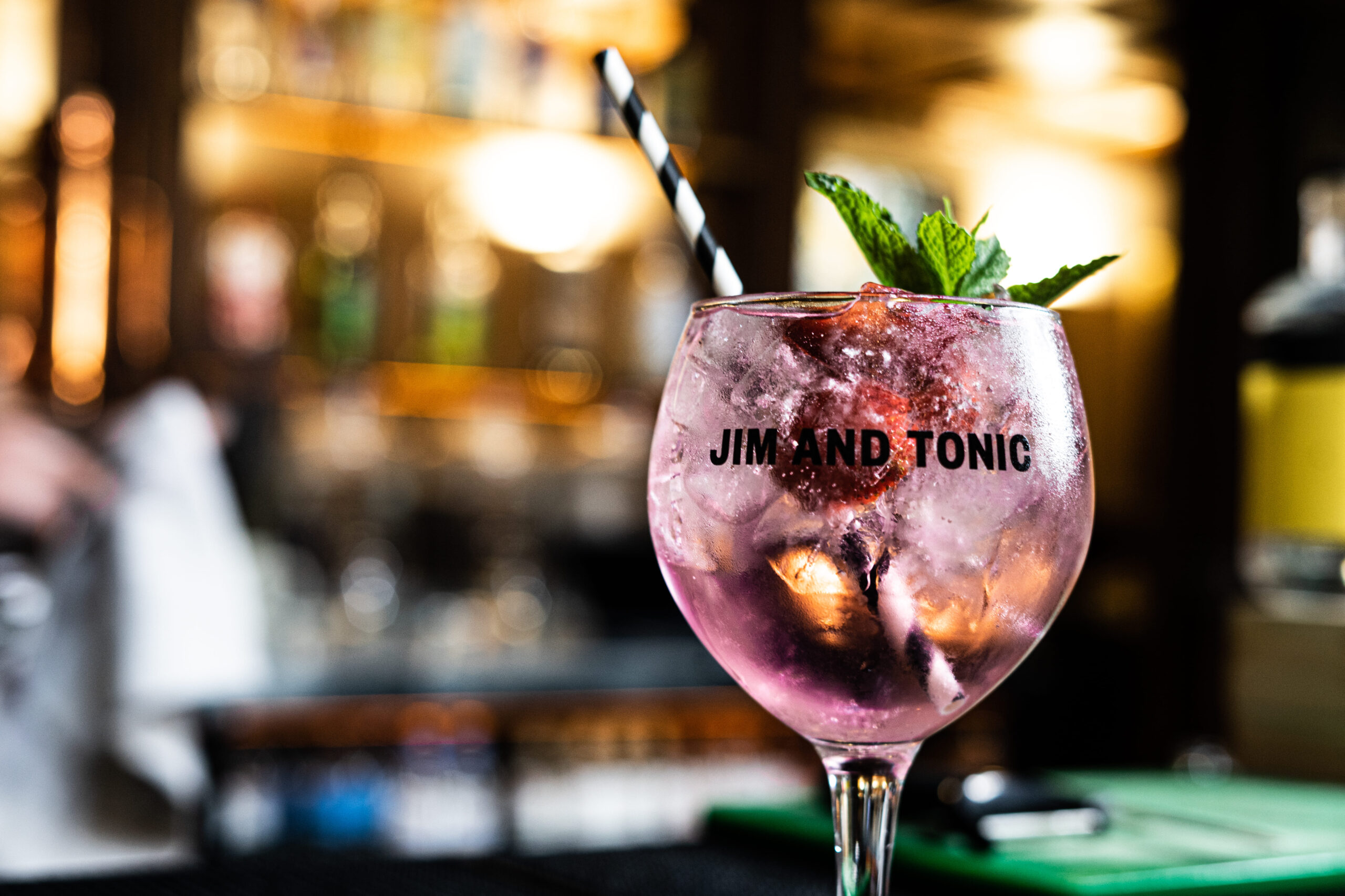 DRINK Roobee Lemonade strawberry and mint - Mayfair(1) (1)